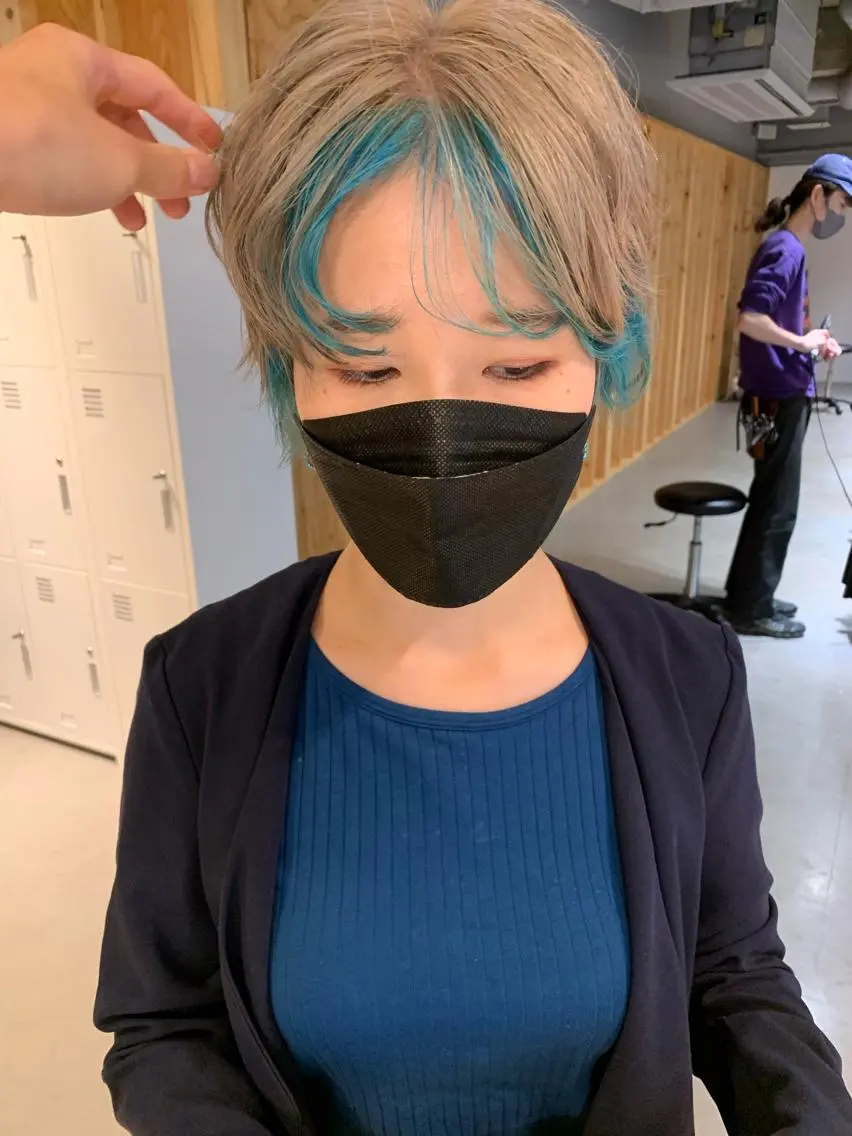 ショート カラー ブリーチ ハイトーンカラー インナーカラー tension 【テンション】のヘアスタイル