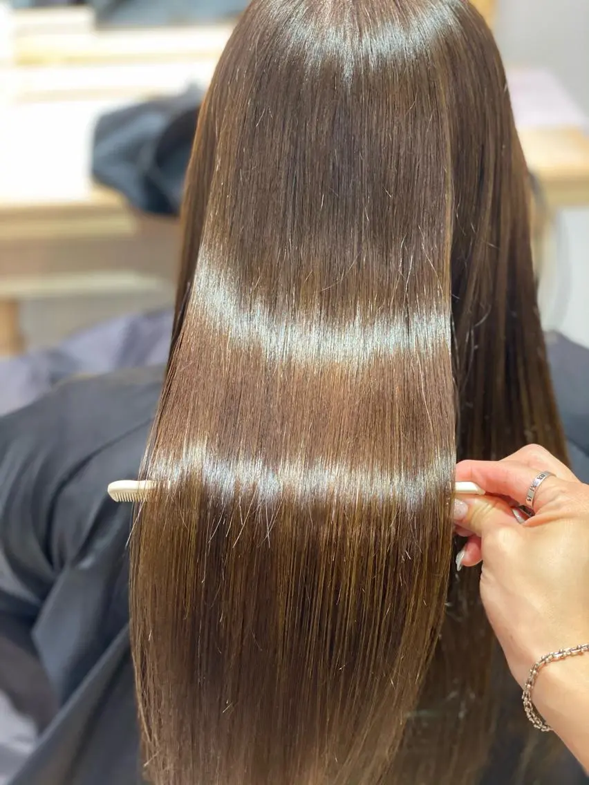ロング ヘアカラー トリートメント 髪質改善 縮毛の達人 矢井由真のヘアスタイル