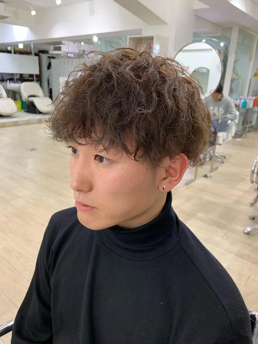 パーマ メンズ レイヤーカット 西村あきやのヘアスタイル
