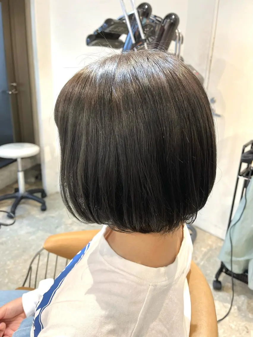 ミディアム カラー アッシュ ヘアカラー トリートメント うしだ かおるのヘアスタイル
