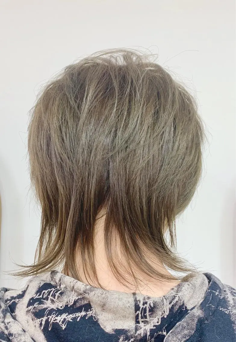 ショート カット ヘアカラー 🌈ハク ユヒのヘアスタイル