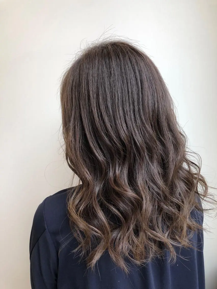 セミロング カラー アッシュ エドルカラー ラベンダーカラー ラベンダーアッシュ 【透明感、艶髪】西村 有司のヘアスタイル
