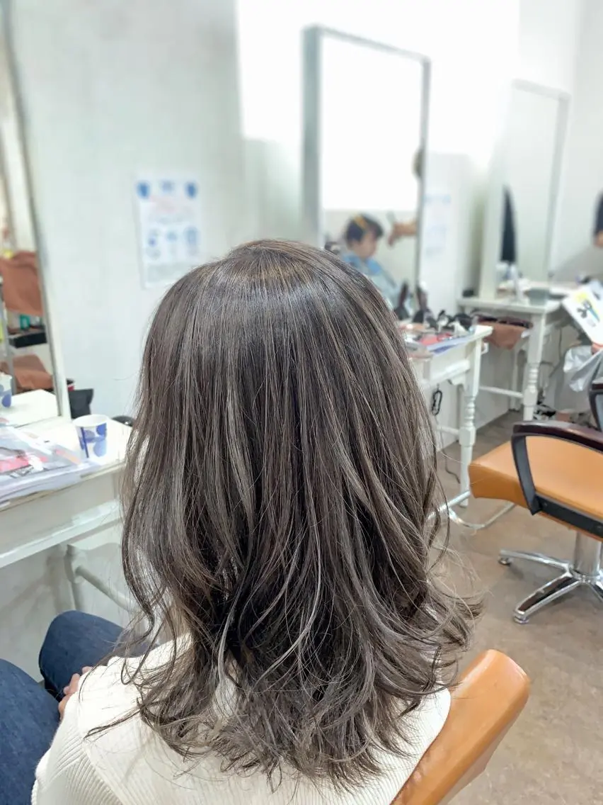 セミロング カラー 髪質改善✨カラー特化 サロン🎨平尾晃一のヘアスタイル