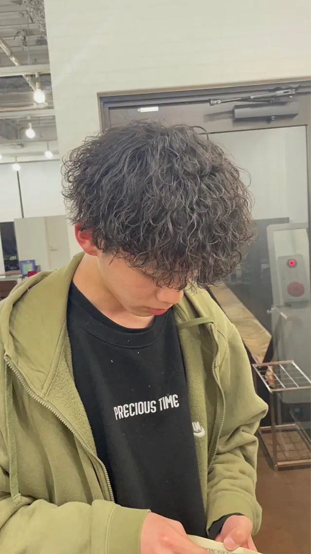 ショート パーマ メンズ okada riruのヘアスタイル
