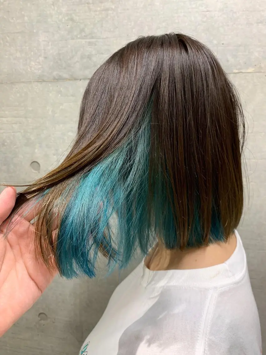 セミロング カラー ブリーチ ブルーカラー ケアブリーチ インナーカラー THE./ブリーチ 透感カラー/髪質改善のヘアスタイル