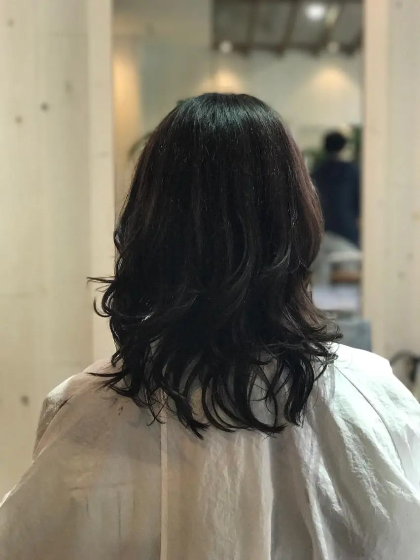 セミロング レイヤーカット 長尾 桃佳のヘアスタイル