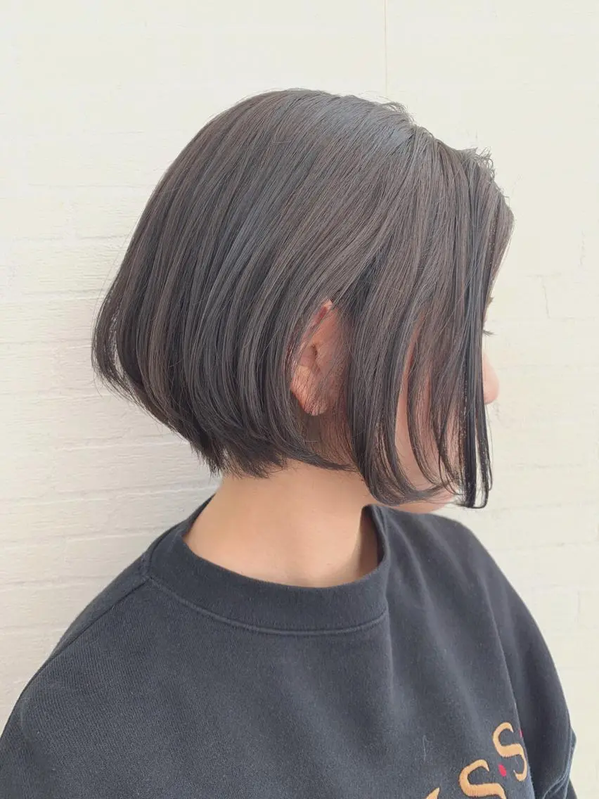 ショート カラー 切りっぱなしボブ ショートボブ ハンサムショート ダークグレー ダークグレージュ カット ヘアカラー トリートメント 初めてのショート お任せください✂️のヘアスタイル