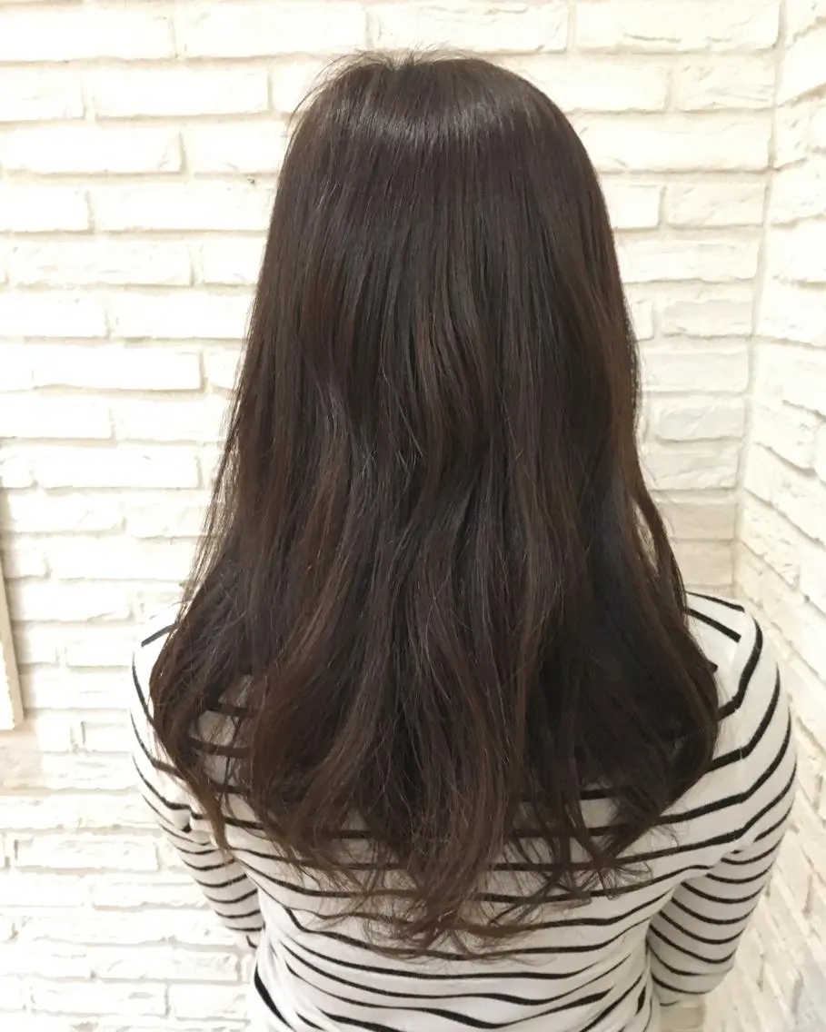 セミロング カラー アッシュ 鈴木 麻希のヘアスタイル