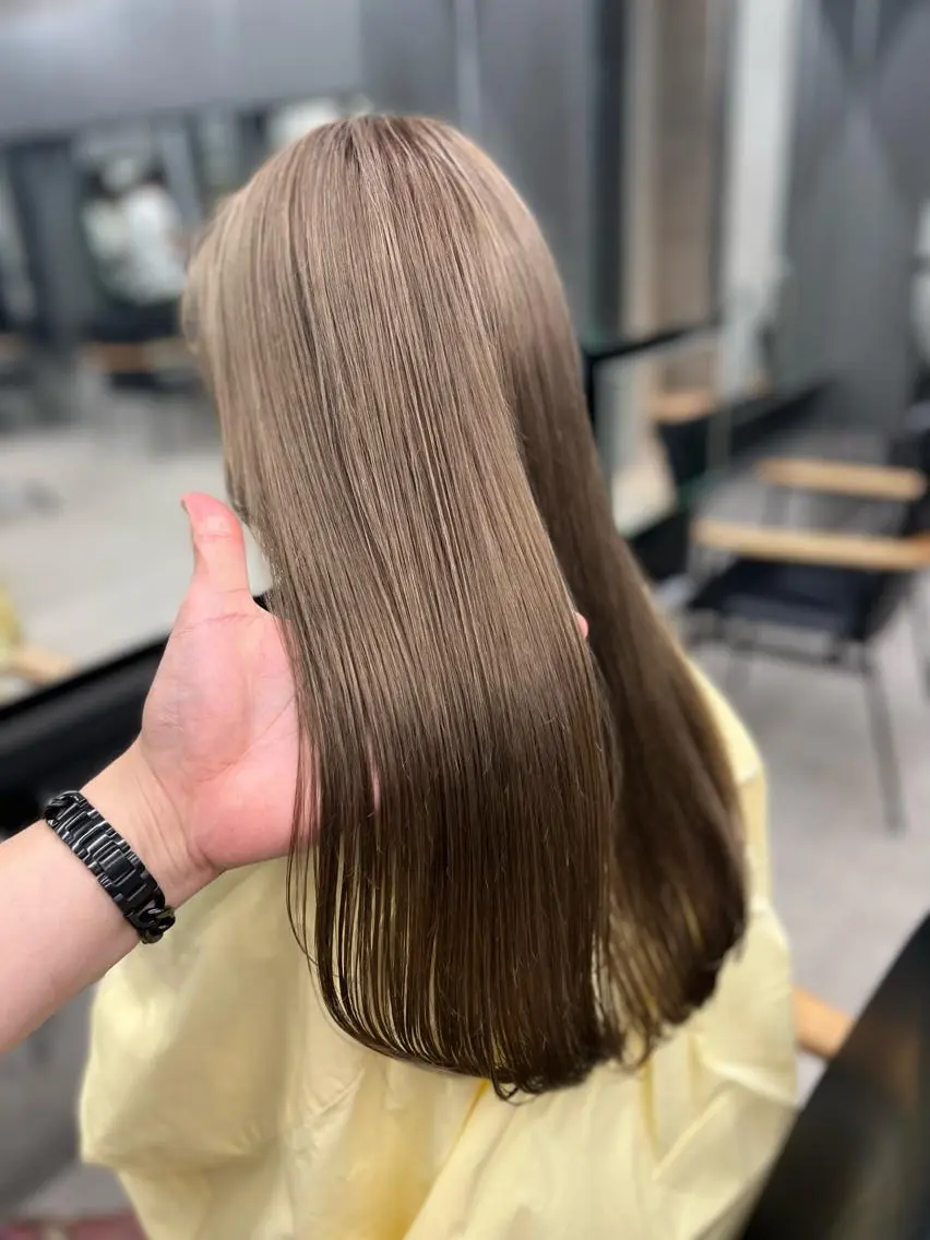 ロング カラー ブリーチ 透明感カラー ヘアカラー 誰より丁寧なカット/ 小林輝/レイヤーのヘアスタイル