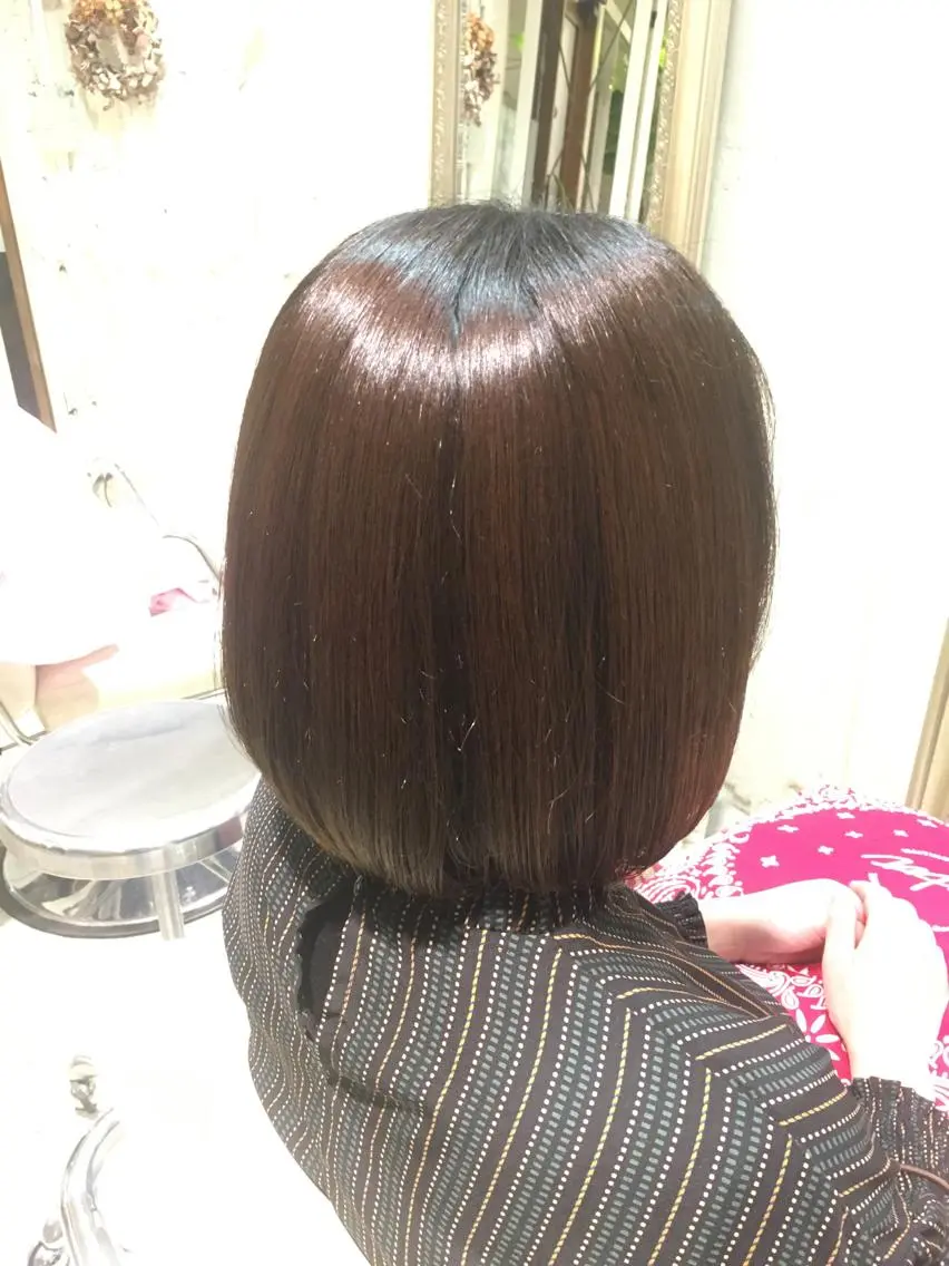 ミディアム カラー ボブ トリートメント CALMHAIR 五十實淳のヘアスタイル
