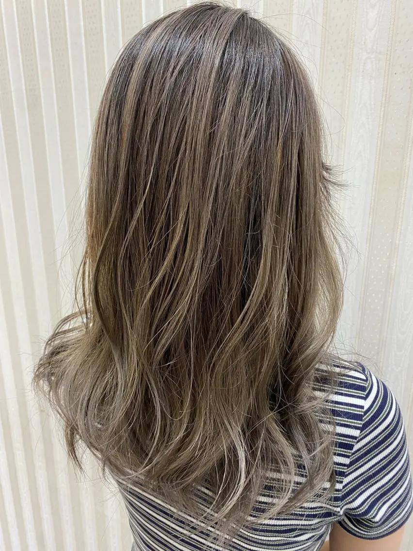 セミロング カラー バレイヤージュ レイヤーカット カット パーマ トリートメント ✨美髪矯正の専門家✨ 髪質改善　松村のヘアスタイル