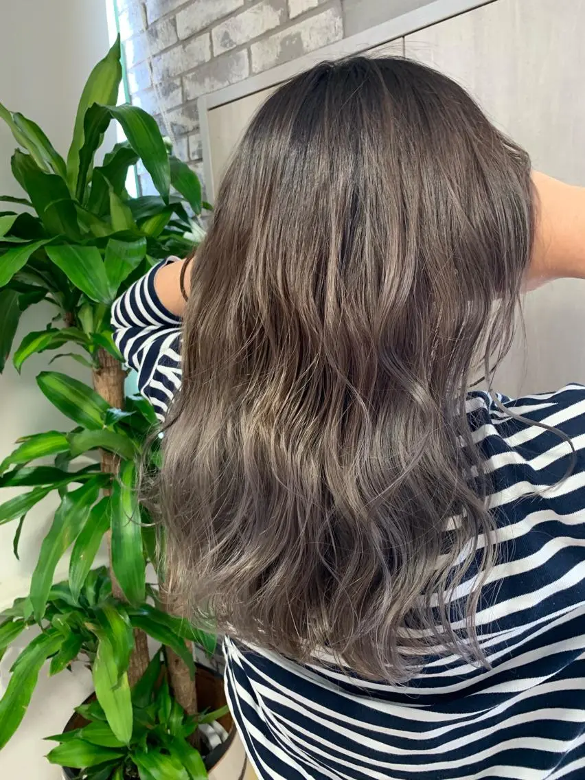 セミロング カラー ブリーチ ダブルカラー カット ヘアカラー トリートメント Rina Imaiのヘアスタイル