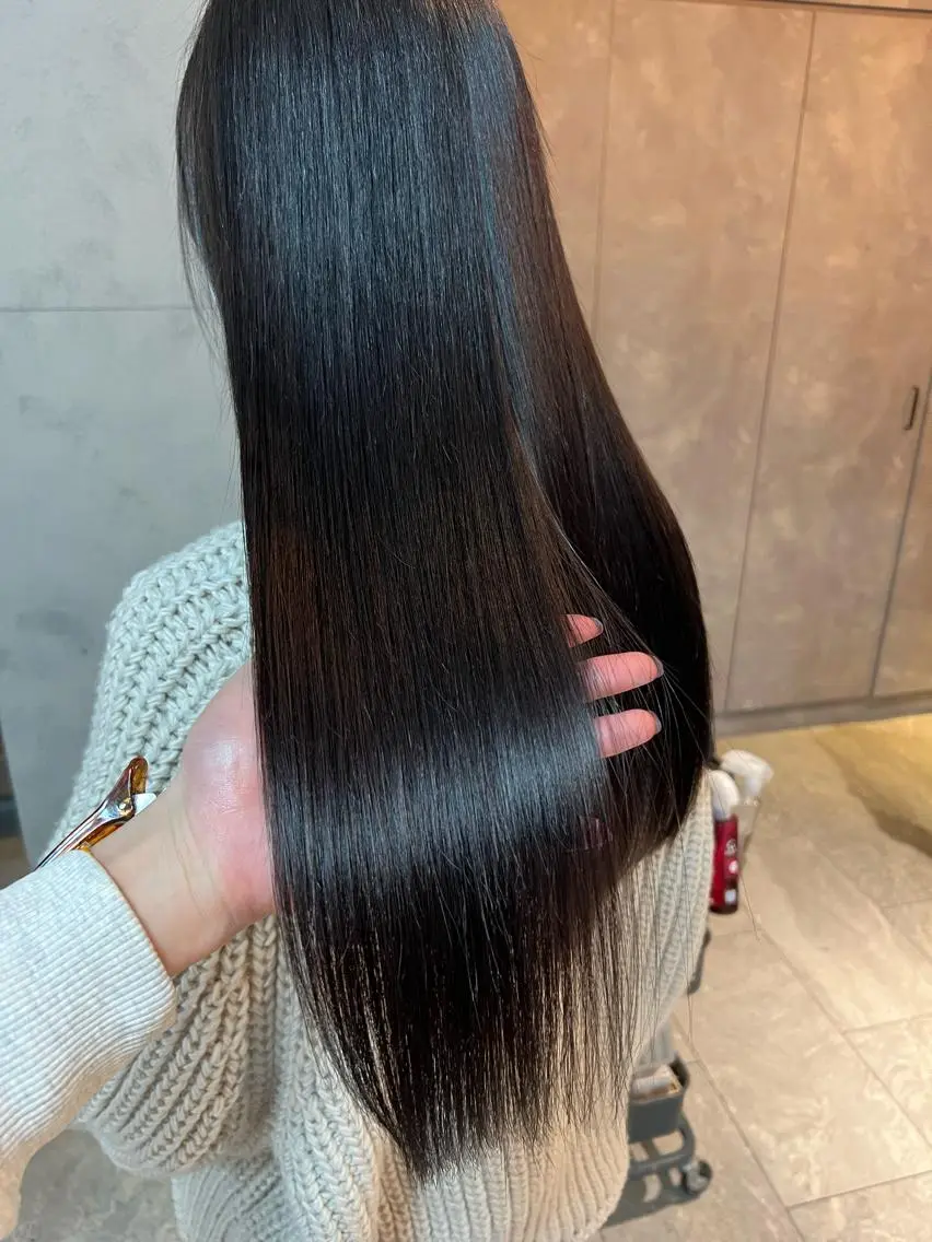 ロング カラー 🫧艶ダブルカラー ブリーチ🫧トモヤのヘアスタイル