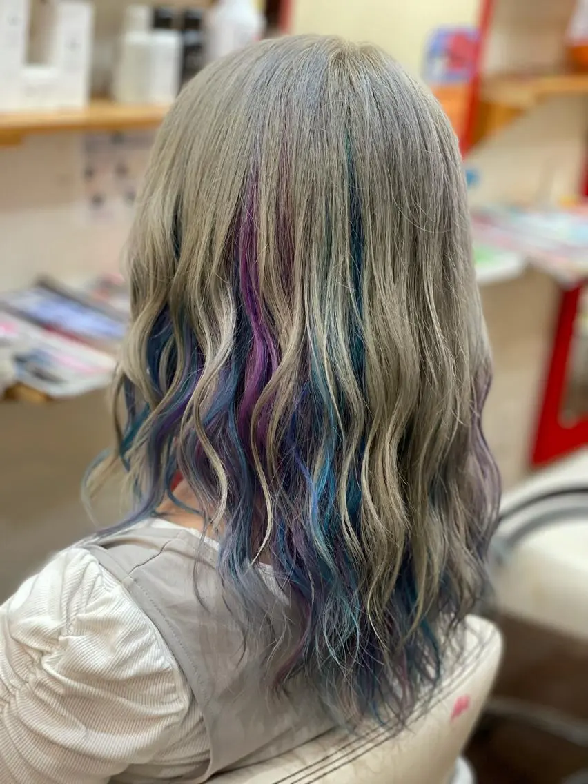 セミロング ヘアカラー たけい ゆうきのヘアスタイル
