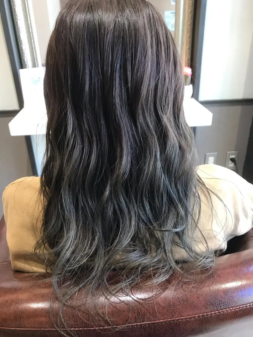セミロング カラー アッシュ アッシュグレー アッシュグレージュ グレージュ ミント ヘアカラー トリートメント Avery SHINのヘアスタイル