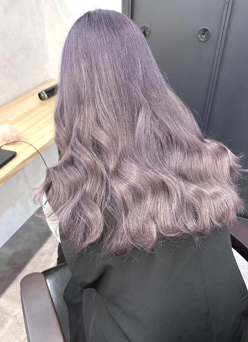 ロング ヘアアレンジ カラー ハイトーン カラーのヘアスタイル
