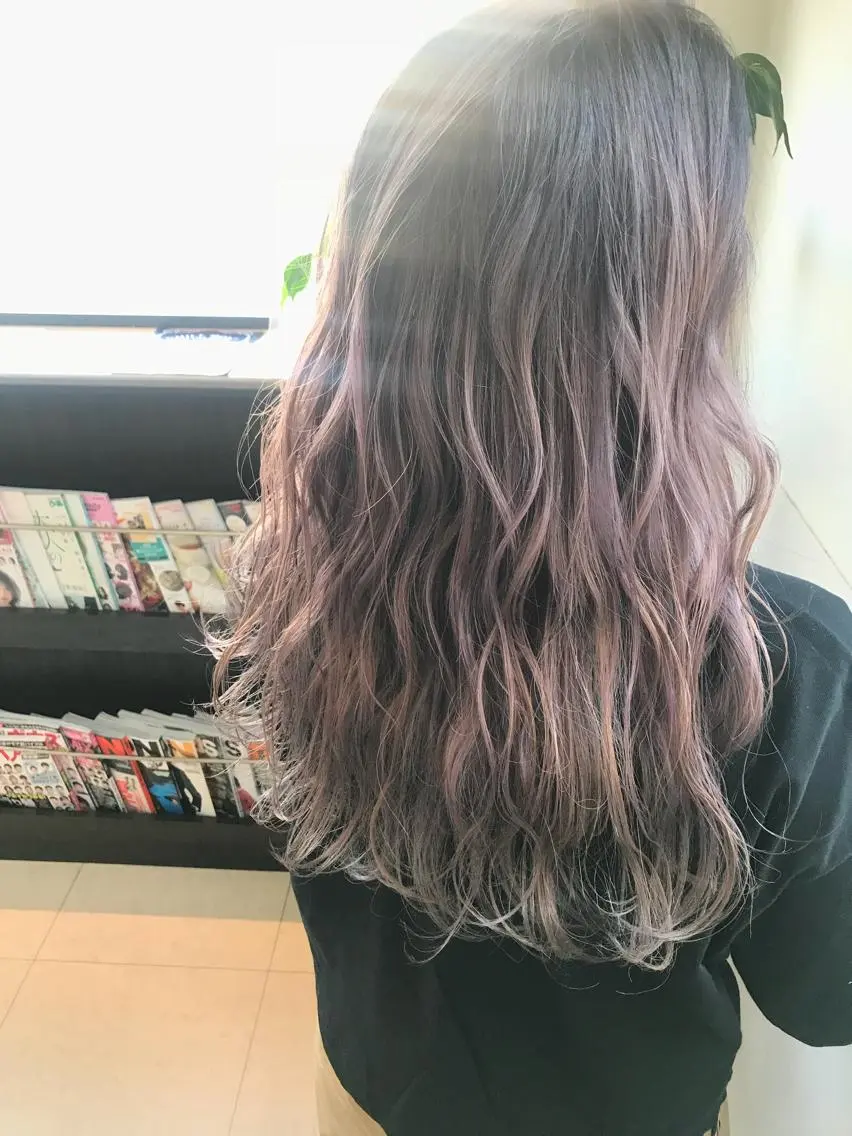 ロング カラー 透明感カラー ラベンダーカラー ラベンダーグレー カット ヘアカラー Oopsレイヤー 加藤澄都のヘアスタイル