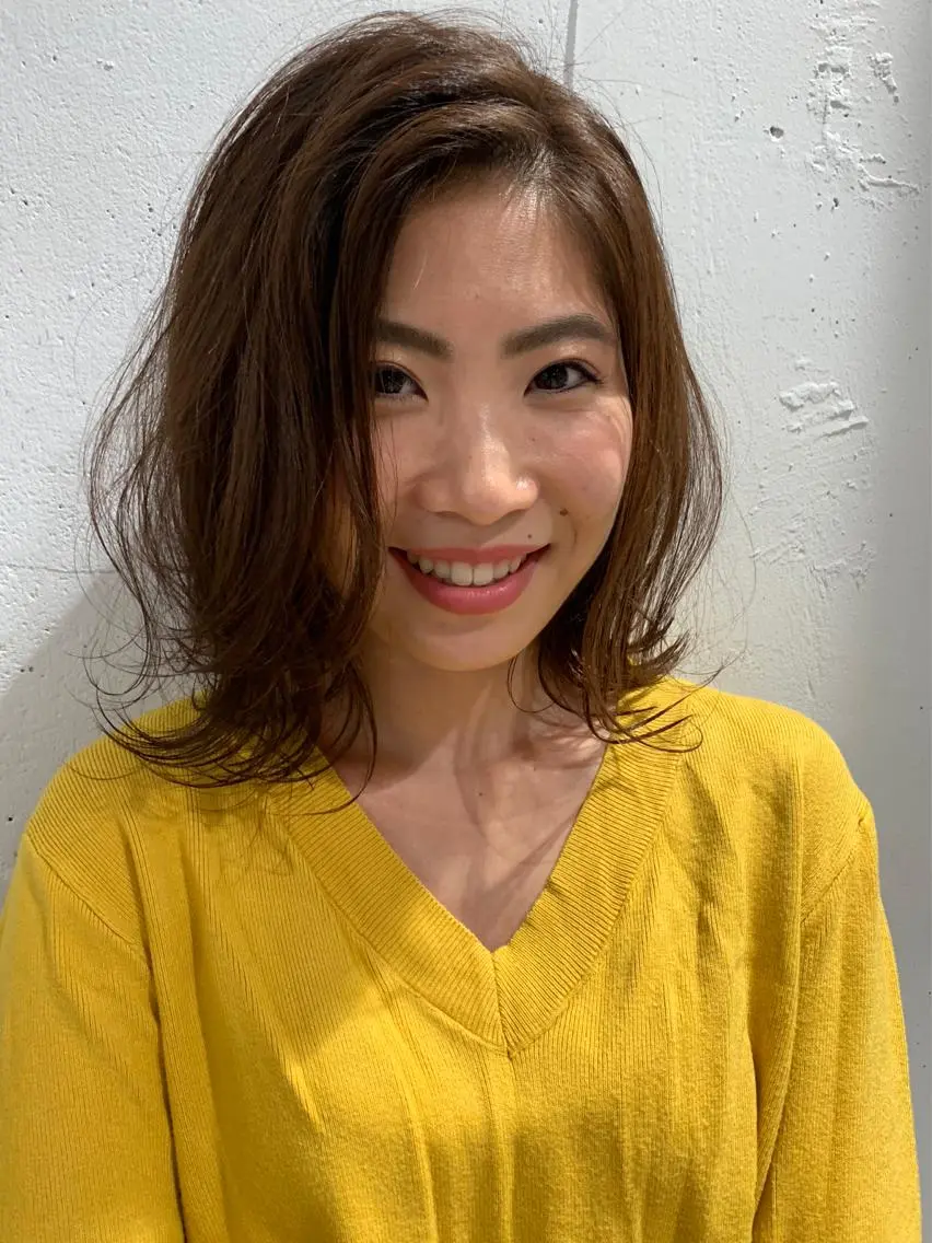 ミディアム カラー 大角 実希のヘアスタイル
