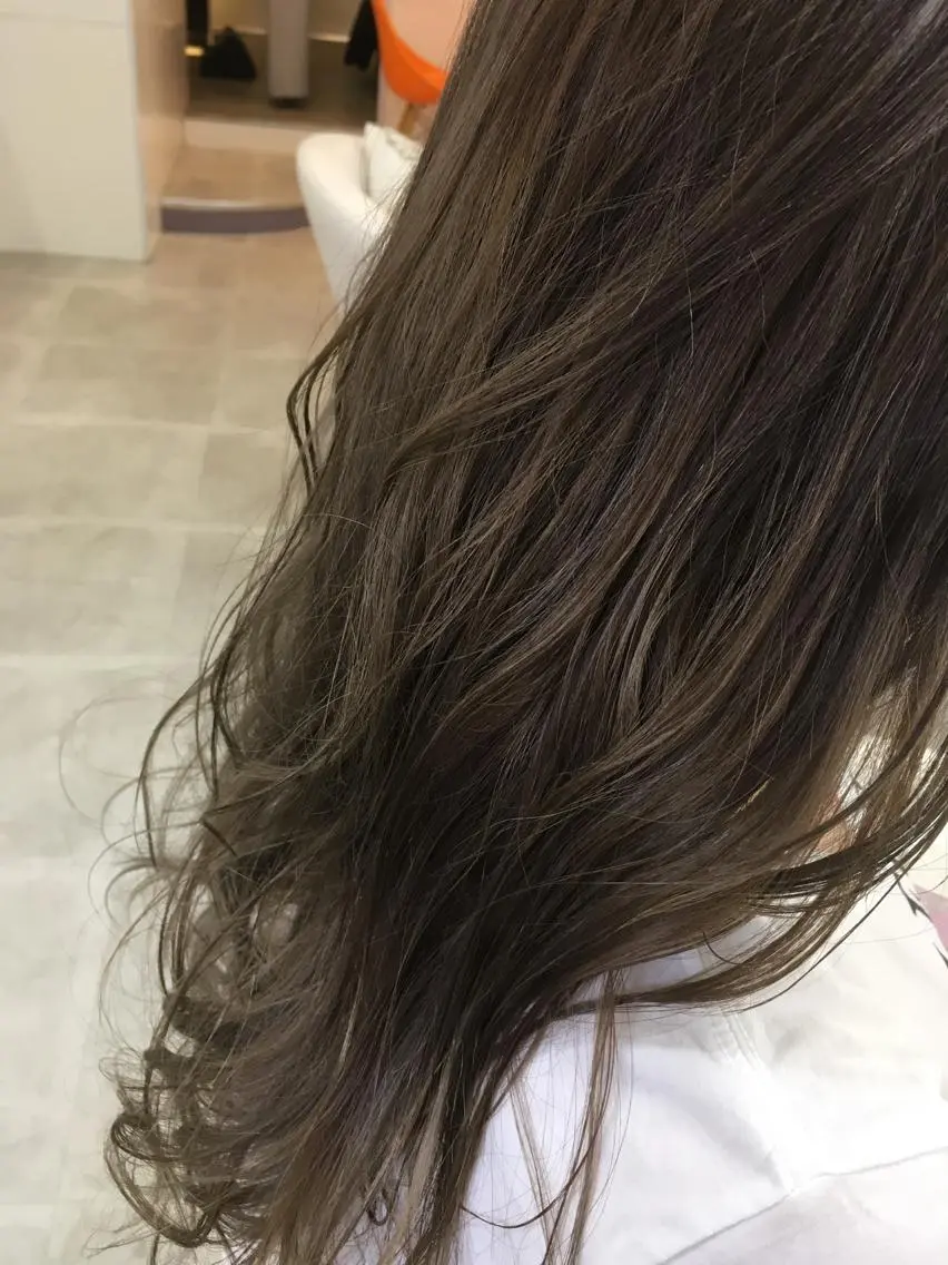 セミロング ロング カラー 髪質改善 中川 翔のヘアスタイル