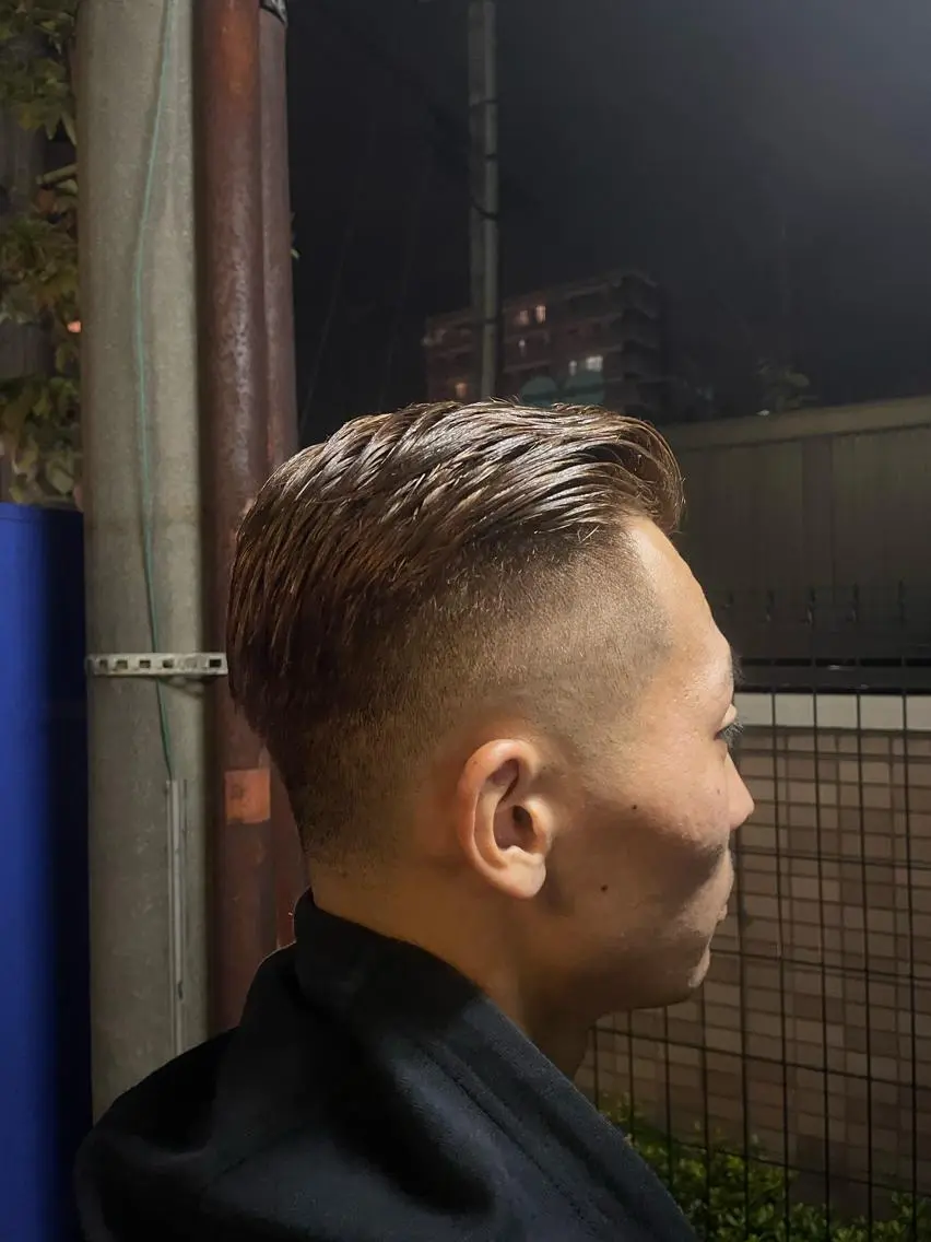 ショート メンズ センターパート フェードカット マッシュ 小櫃 彰太のヘアスタイル