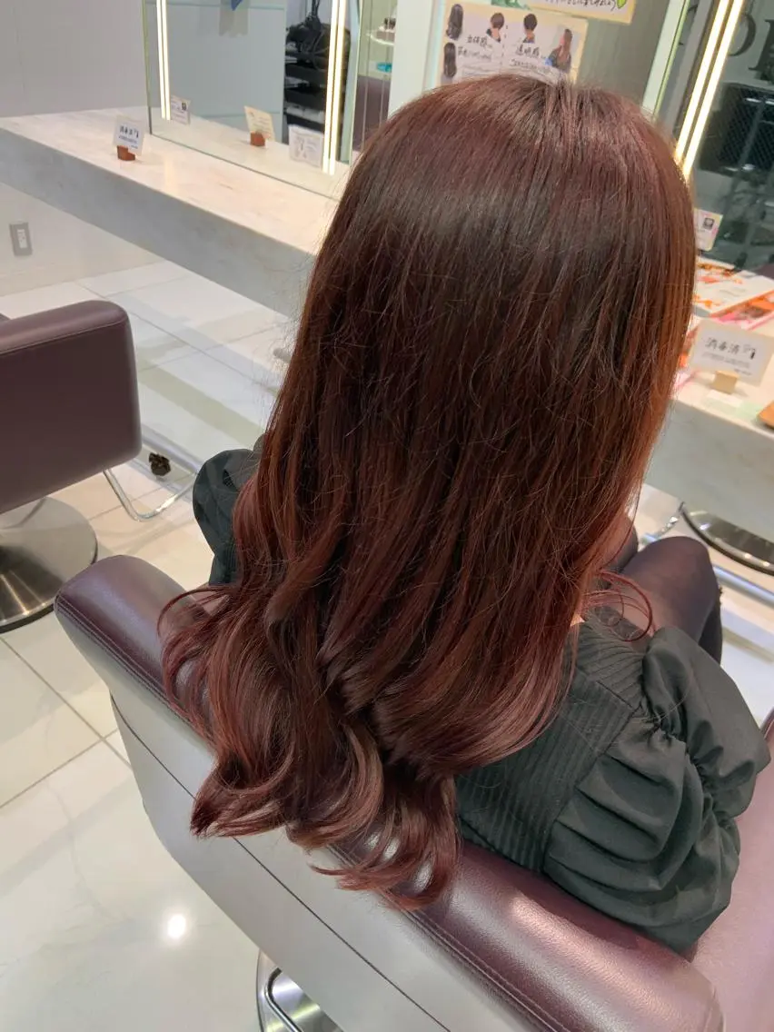 ロング カラー パーマ ヘアアレンジ ハイトーンカラー🤍 山下 優華のヘアスタイル