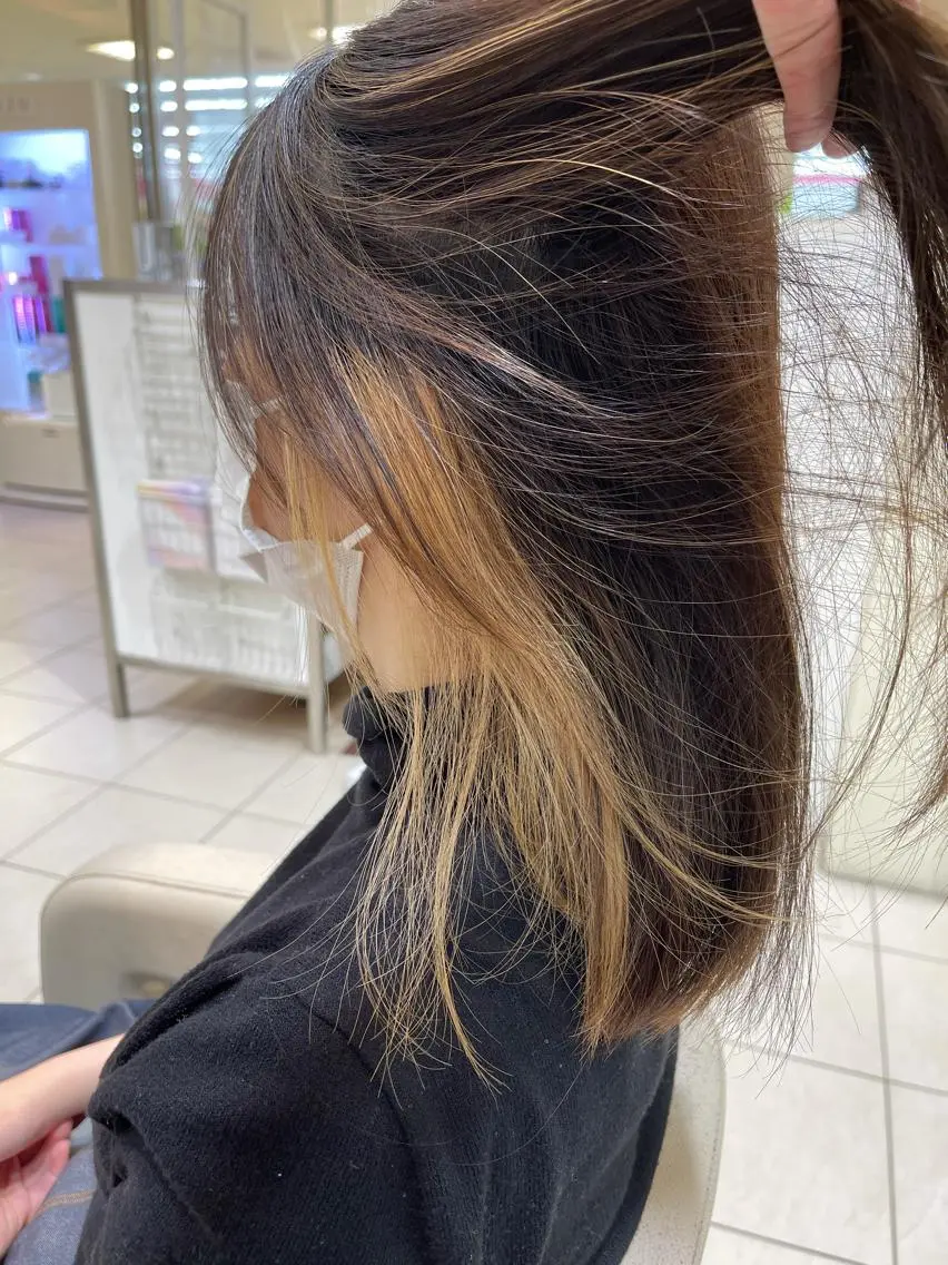 セミロング カラー 黒髪 ブルーカラー ブルーブラック カネヒラ リョウスケのヘアスタイル
