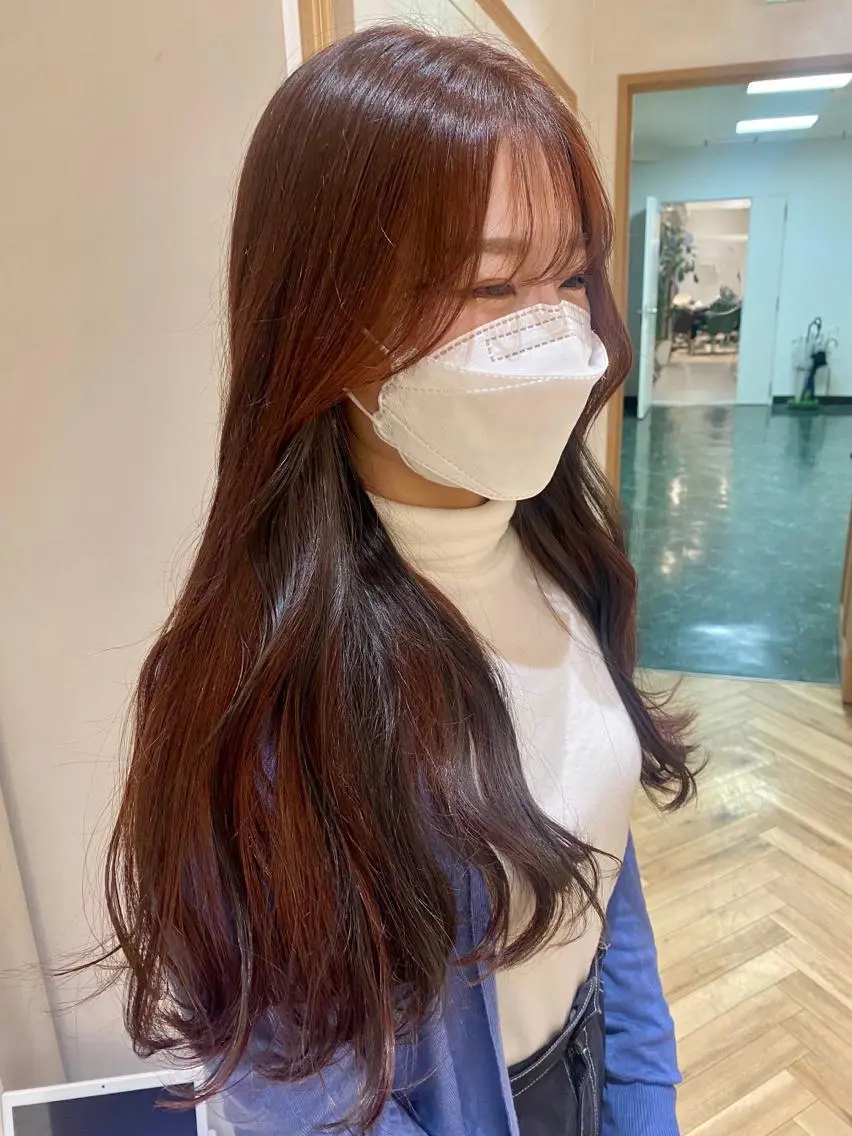 セミロング カット ヘアカラー 原 朱莉のヘアスタイル