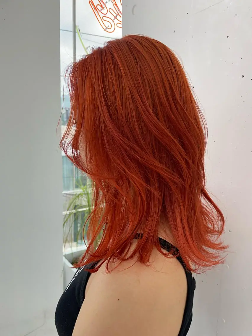 セミロング カラー ブリーチ ケアブリーチ オレンジ トリートメント レイヤーカット💖 Kaedeのヘアスタイル