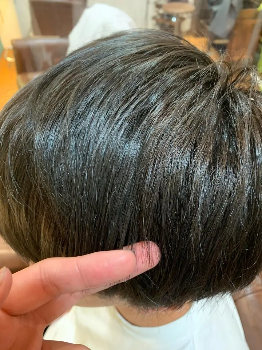 カラー メンズ 黒髪 ブルーカラー ブルーブラック カット特化美容師 齋藤桐のヘアスタイル