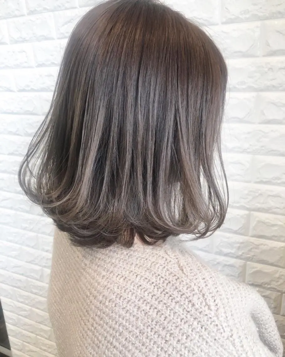 ショート カラー グレージュ ハイライトカラー ハイライト カット ヘッドスパ 西本 夏美のヘアスタイル