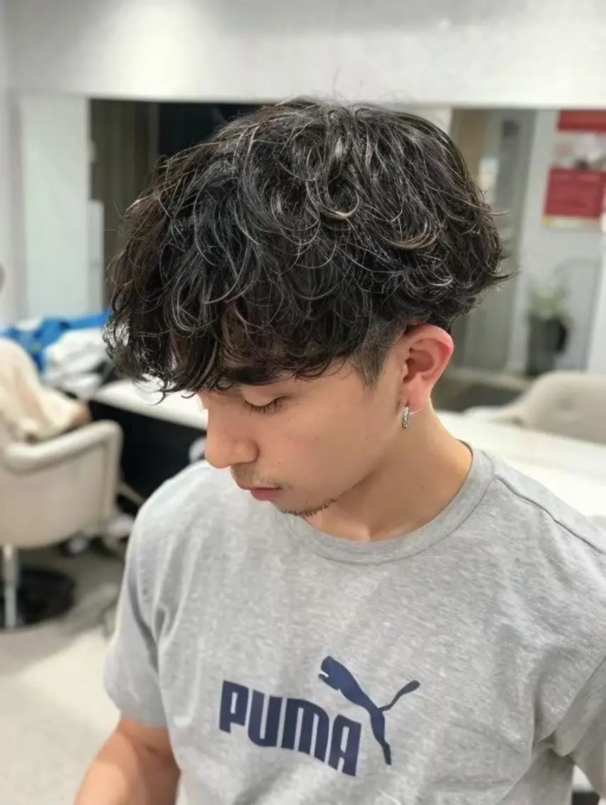 メンズ メンズブリーチ センターパート メンズ韓国風 韓国マッシュ マッシュ メンズスタイリスト✨ 助川龍哉のヘアスタイル