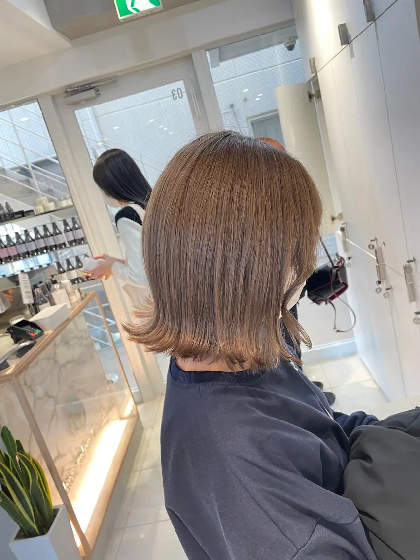 ミディアム カラー ヘアアレンジ ベージュカラー ミルクティーベージュ ヘアカラー トリートメント ヘッドスパ ヘアセット 艶カラー✨縮毛矯正✨ 翁長孝輔のヘアスタイル