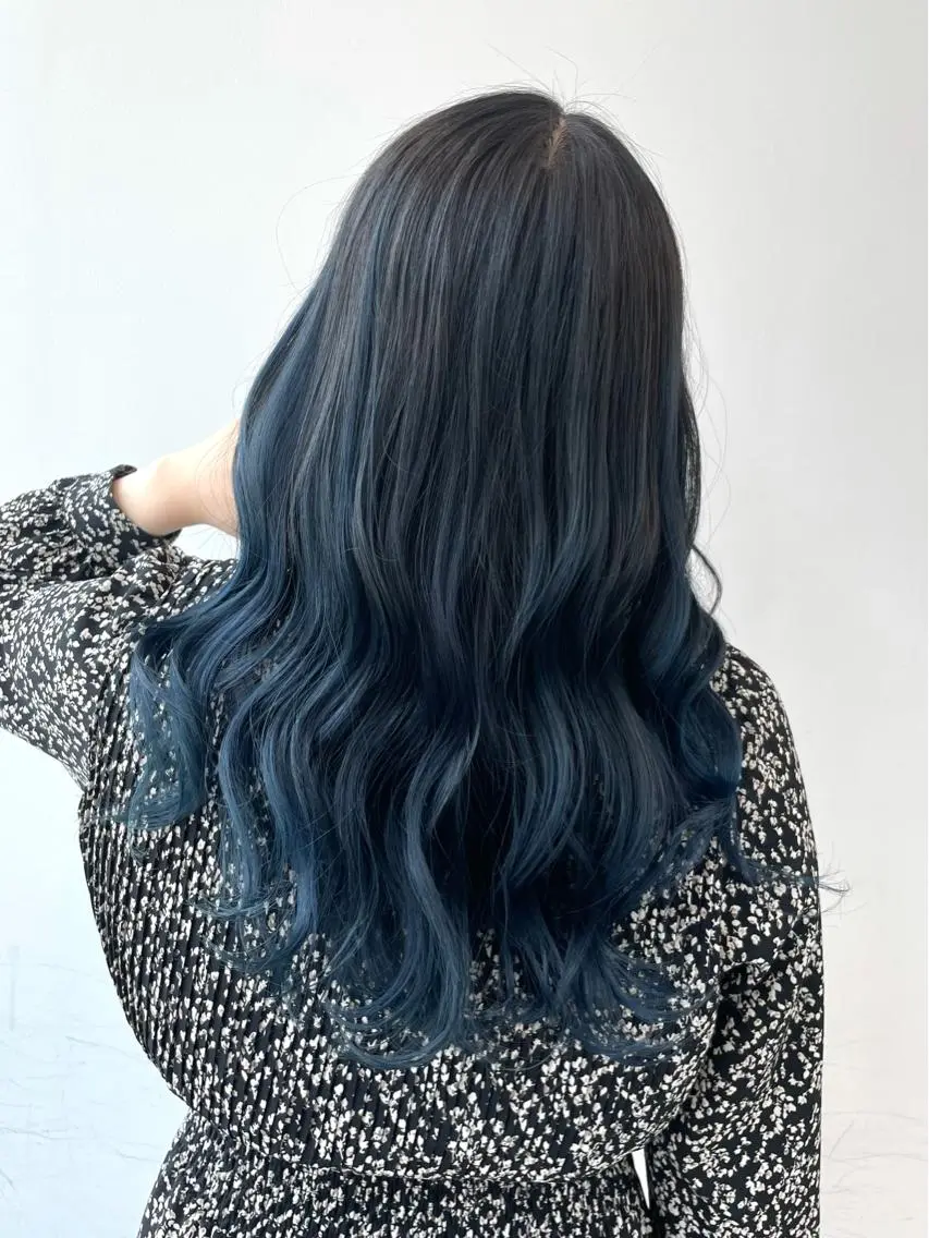 セミロング カラー ヘアアレンジ バレイヤージュ レイヤーカット 🦄インナーカラー 🦄貫井彩花のヘアスタイル