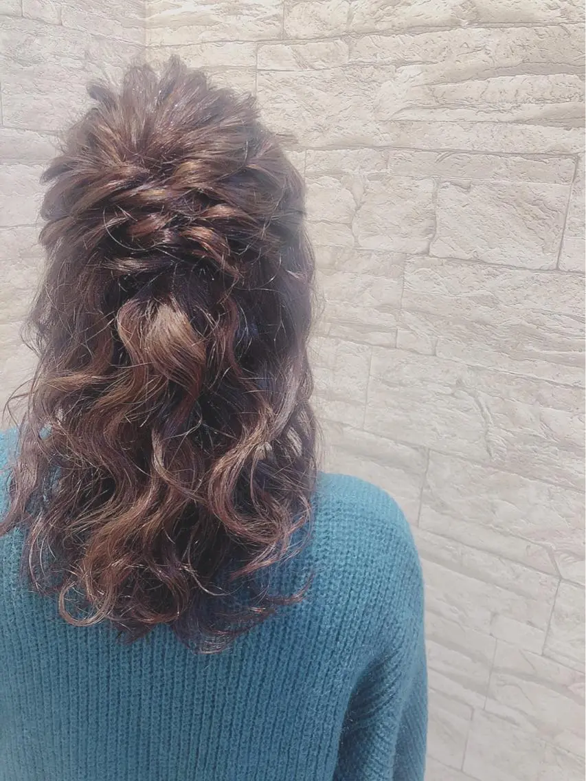 ミディアム ヘアアレンジ ハーフアップ 久保田 茜のヘアスタイル