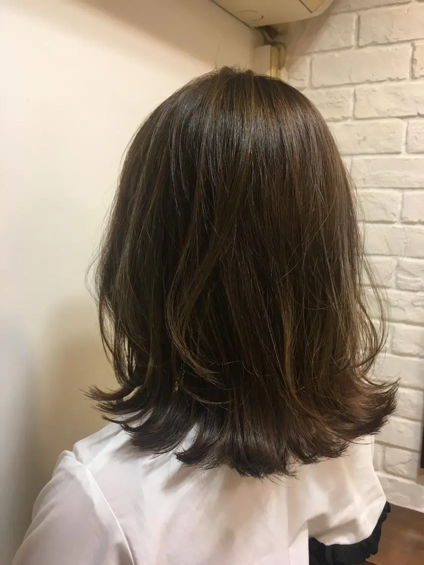 ミディアム カラー 清水 早織のヘアスタイル