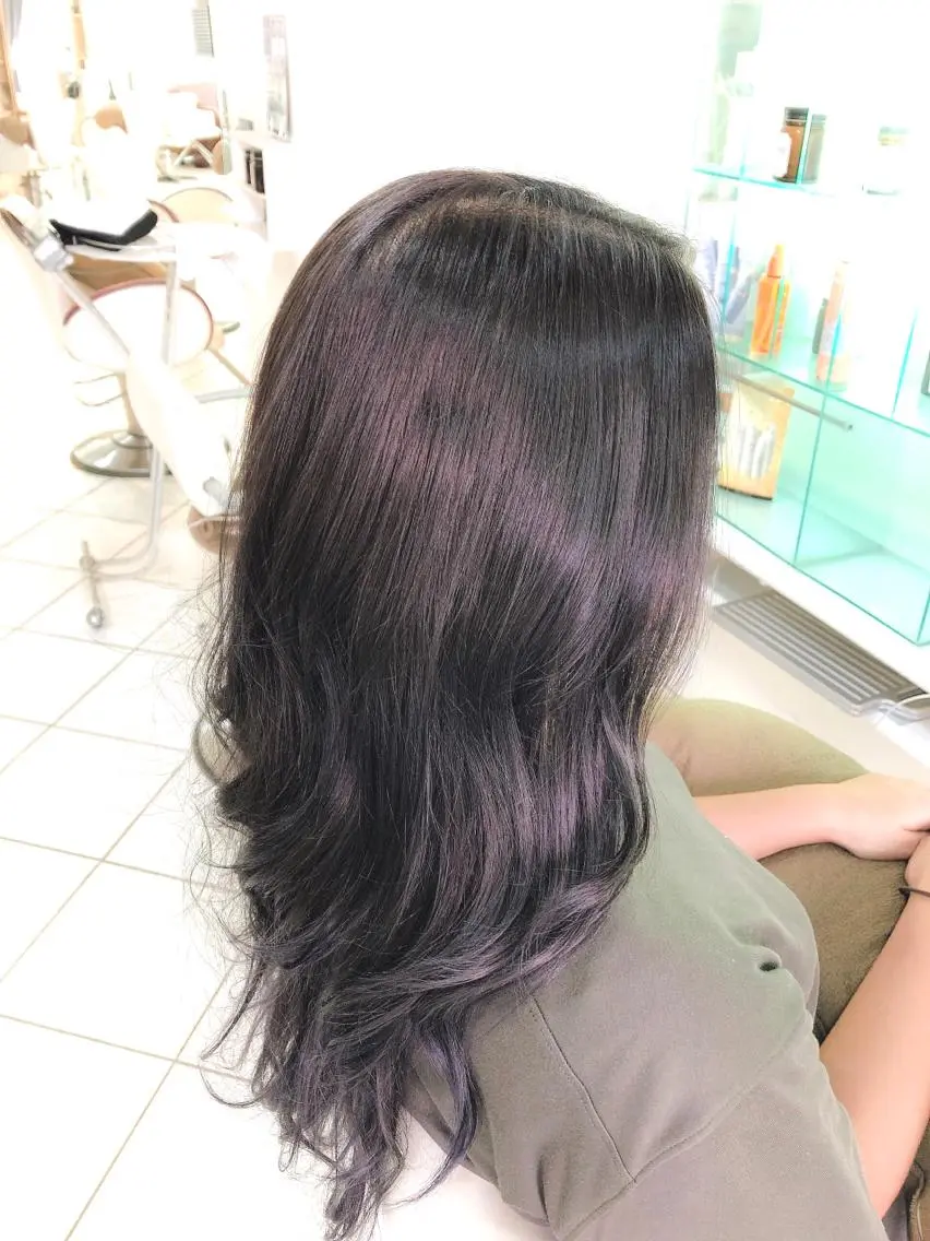 ロング カラー グレージュ パープルカラー パープルグレージュ 保住 亮太のヘアスタイル