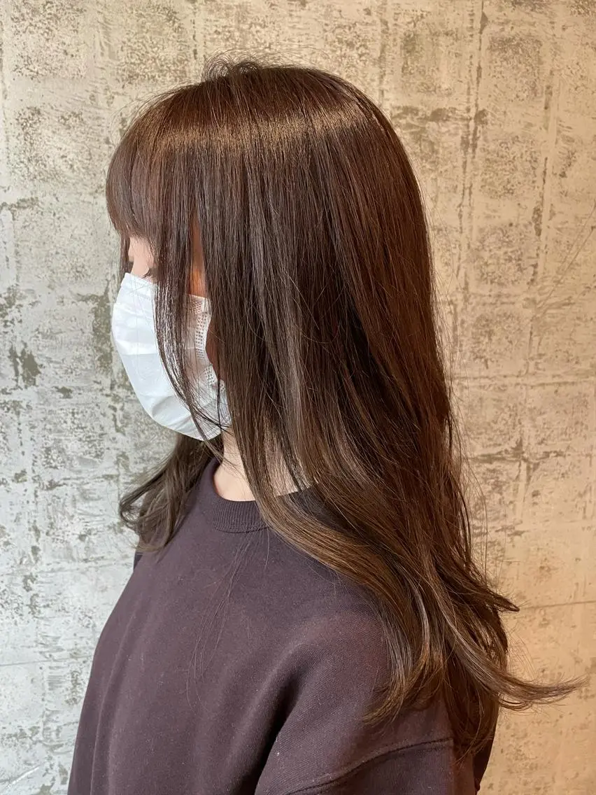 ロング ラベンダーベージュ ZAZA ASAMIのヘアスタイル
