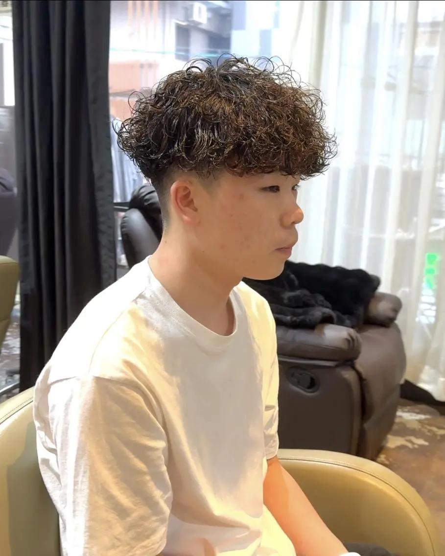 ミディアム カット 坂梨 健斗のヘアスタイル