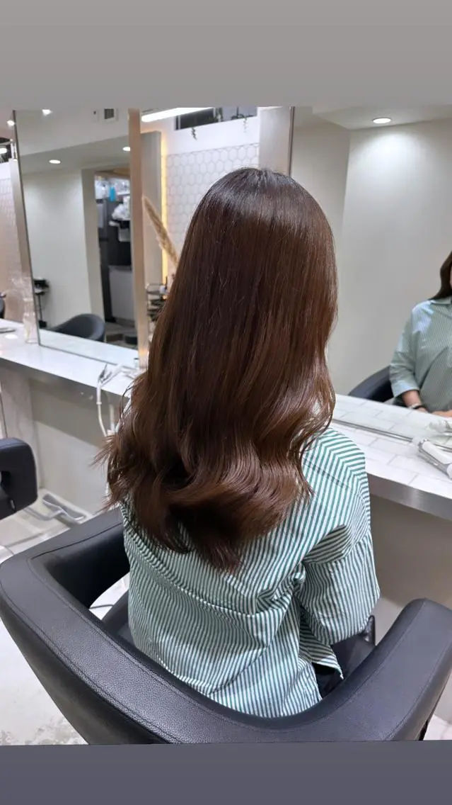 ロング カラー ブラウンカラー ミディアムレイヤー 添田晃基のヘアスタイル