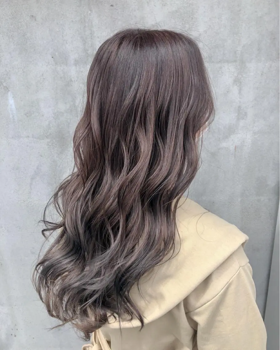 ロング カラー 透明感カラー グレージュ カット ヘアカラー 佐藤 美聡のヘアスタイル