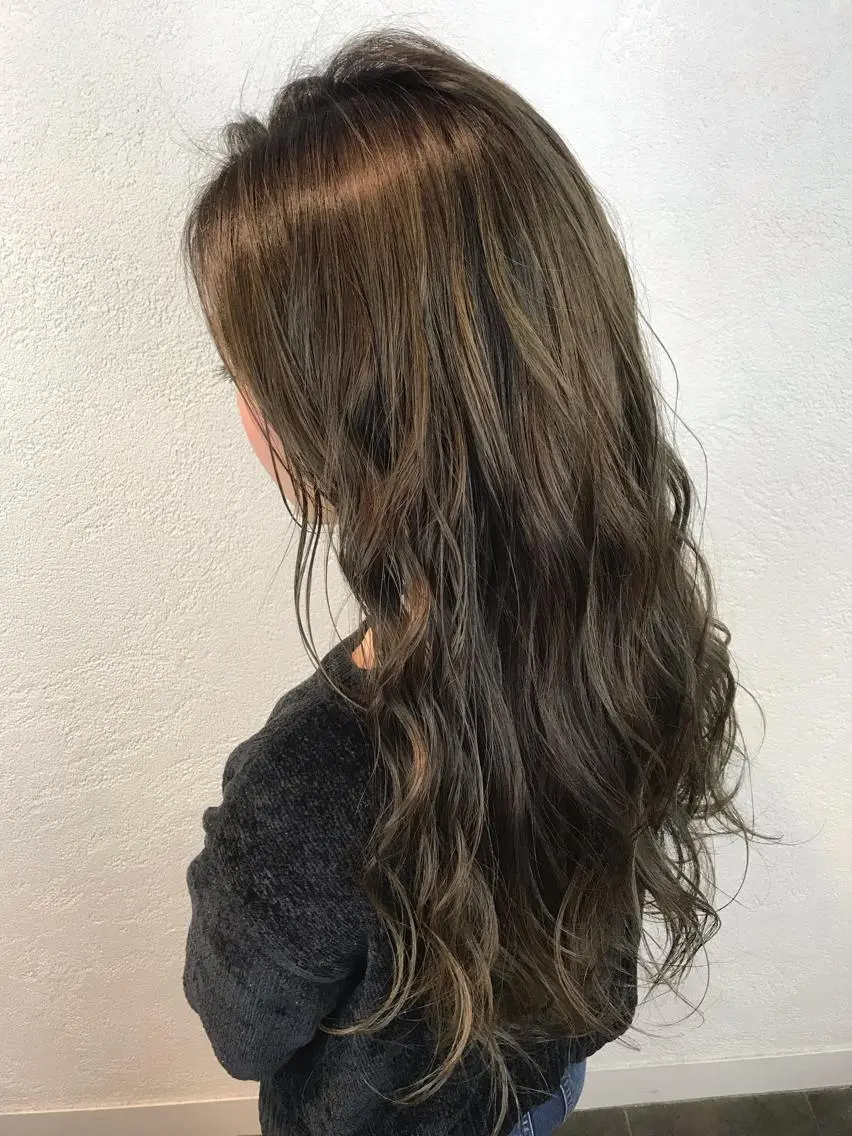 ロング カラー フォギーグレージュ グレージュ カット ヘアカラー トリートメント デザインカラー🌈 高木リョウのヘアスタイル
