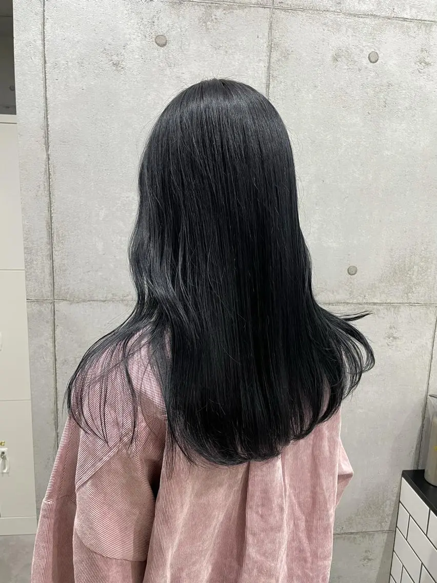 カラー 黒髪 ブルーカラー ブルーブラック オオカワユウキ 🎀newi池袋のヘアスタイル