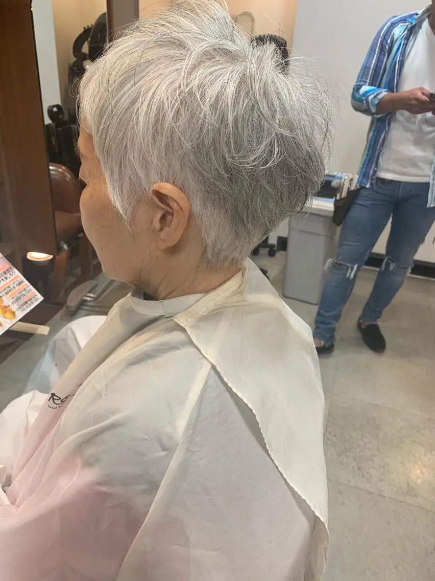 ショート 吉田 茉生のヘアスタイル