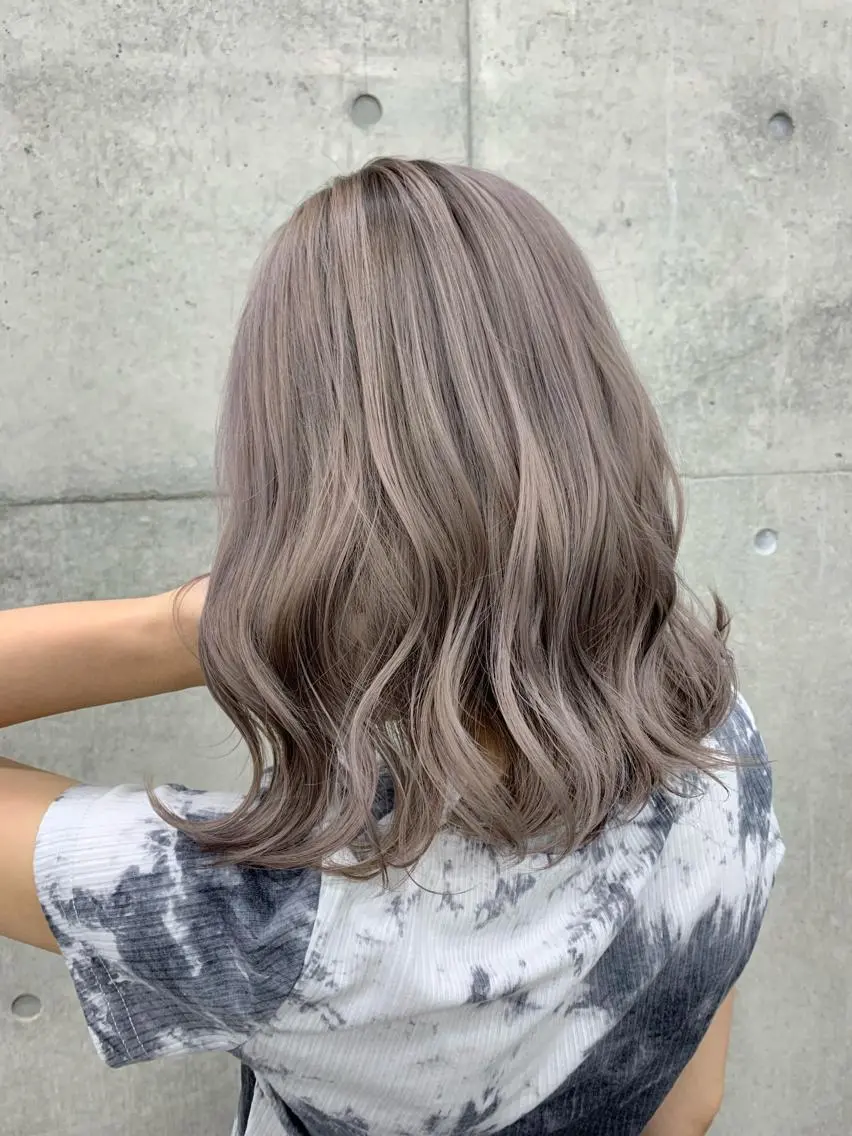 ミディアム カット ヘアカラー トリートメント 山田 絵里菜のヘアスタイル