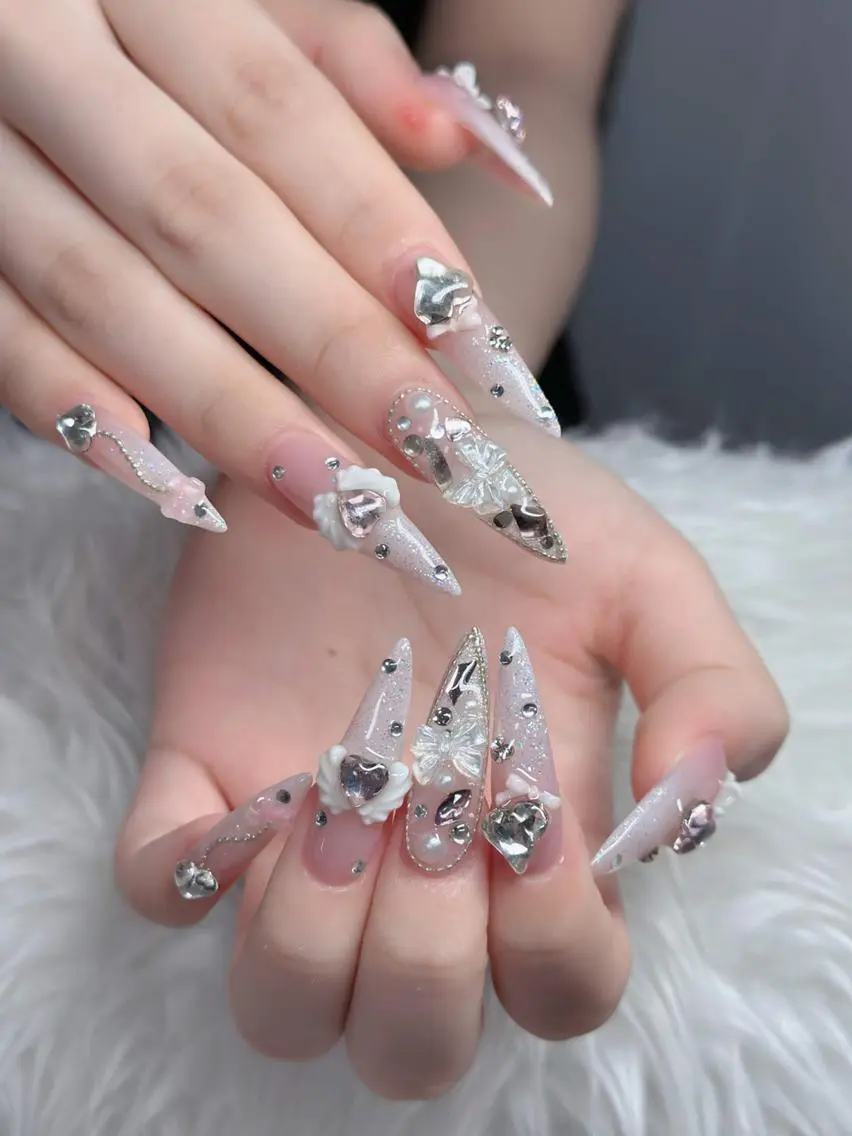 ネイル フレンチネイル ジェルネイル ガラスフレンチ ハロウィン ハート ハンドネイル neco H.babynailのネイルデザイン