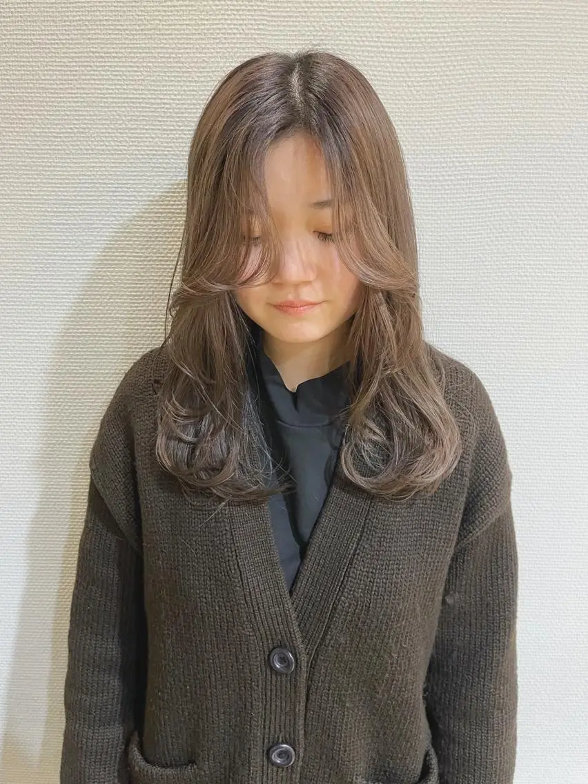 ロング レイヤーカット かわい りほのヘアスタイル
