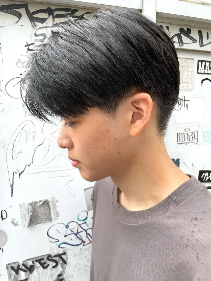 ショート メンズ アップバング センターパート ショートヘア 【東北メンズヘア1 位受賞🥇】本間祐太のヘアスタイル