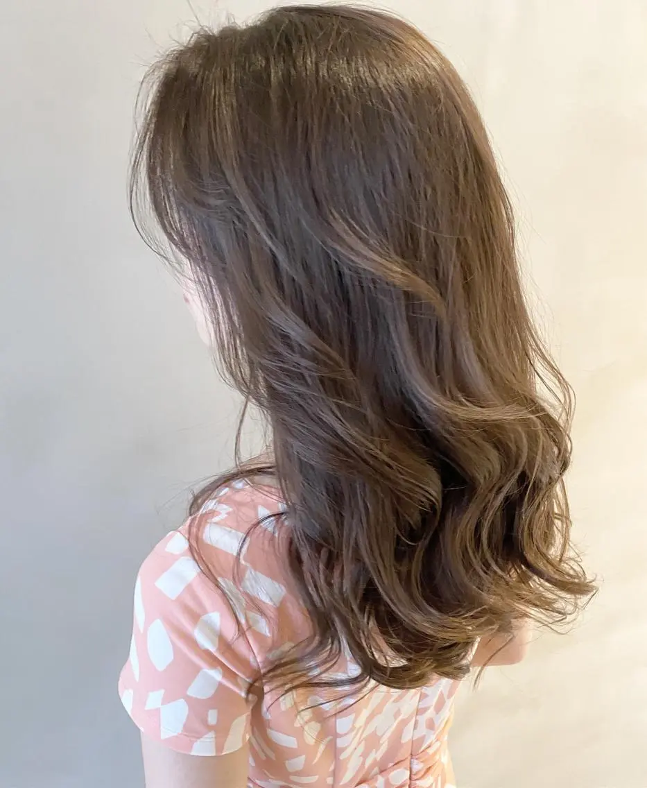 セミロング カラー ヘアアレンジ キッズ ネイル マツエク・マツパ 透明感カラー ハイライトカラー 外国人風カラー ハイライト 外ハネヘア カット ヘアカラー 夜23時まで予約🉑 reverieあきらのヘアスタイル