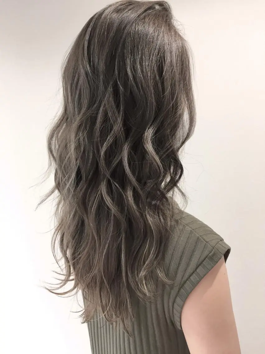 セミロング ハイライト Noe心斎橋 堀田 朋宏のヘアスタイル