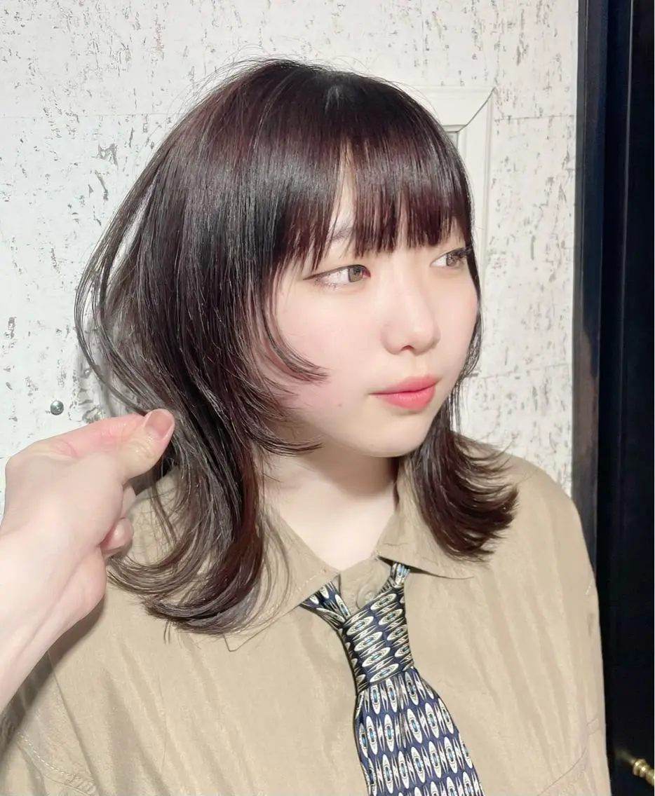 ミディアム ウルフカット カット トリートメント 🫧小顔顔周りカット レイヤー/縮毛/白倉のヘアスタイル